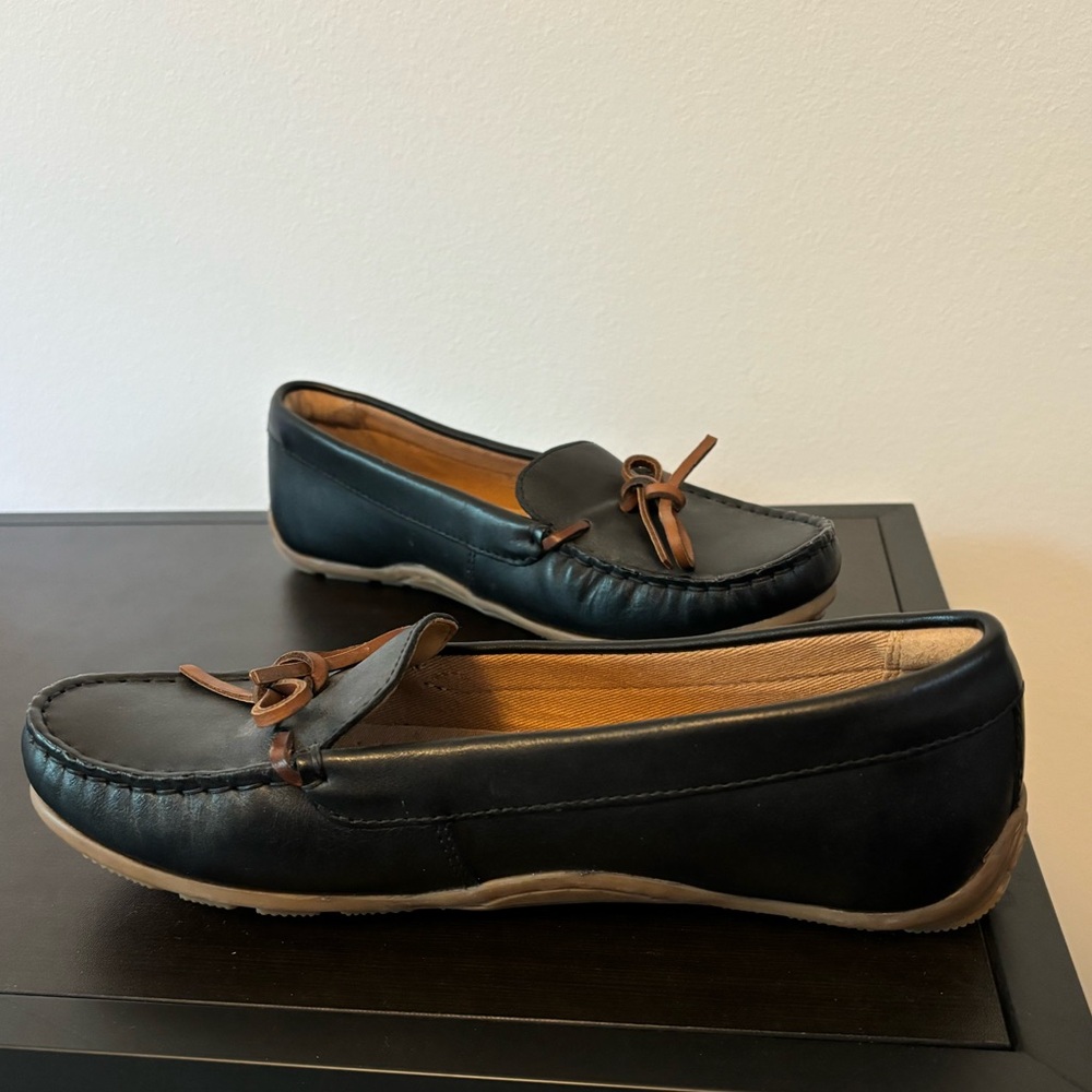 Clark’s Ultimate Comfort Collection Leather Loafers, women’s size 8